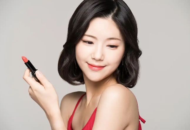 新手美妝疑惑，為何粉底刷不是*佳選擇？